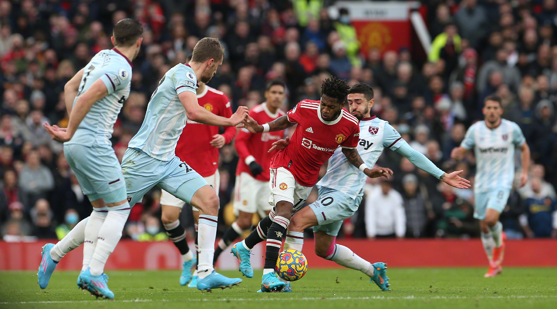 不仅彰显他 不仅彰显他